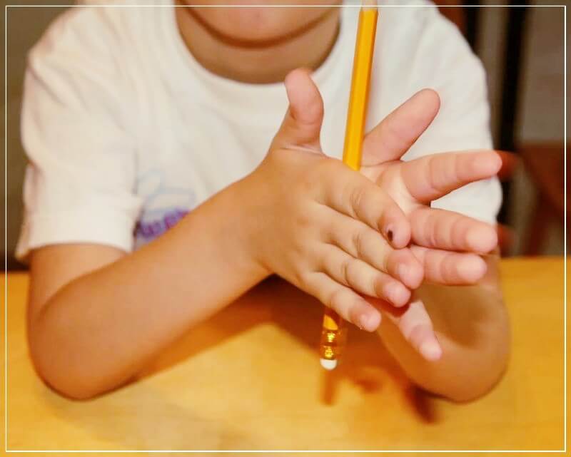 массаж рук карандашом